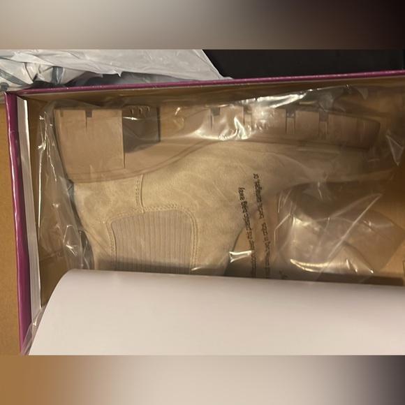 never worn cute boots - Picture 1 of 2